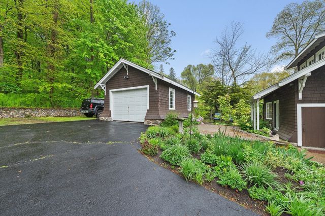 12 Newton Rd, Haverhill, MA 01830