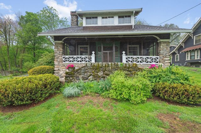 12 Newton Rd, Haverhill, MA 01830