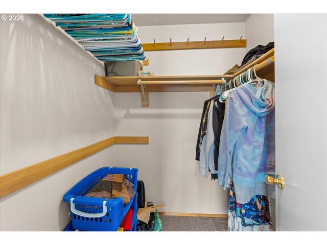 250 FOREST Pl, Forest Grove, OR 97116