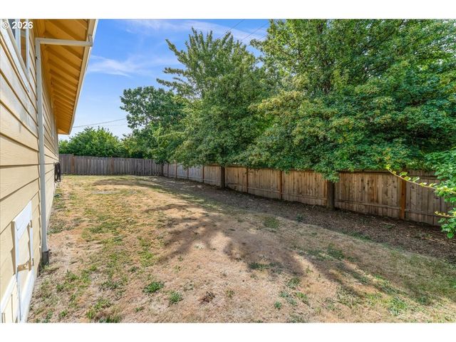 250 FOREST Pl, Forest Grove, OR 97116
