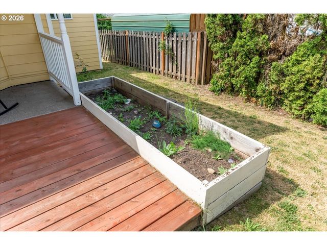 250 FOREST Pl, Forest Grove, OR 97116