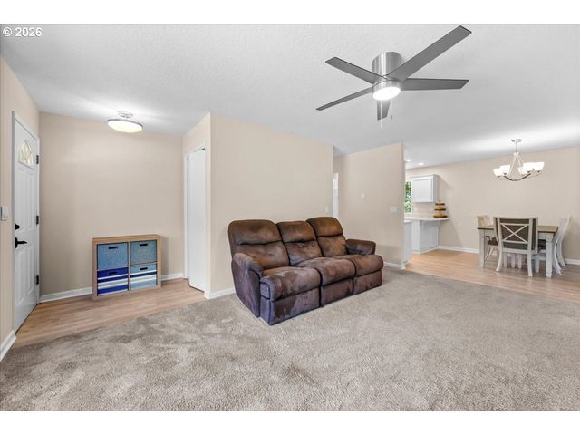 250 FOREST Pl, Forest Grove, OR 97116