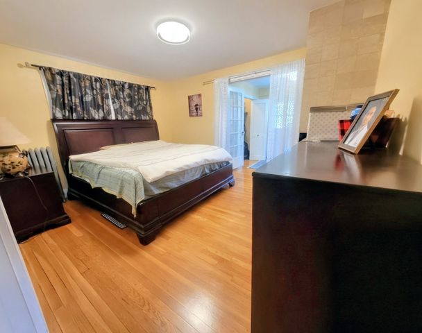 340 Common St 2, Belmont, MA 02478