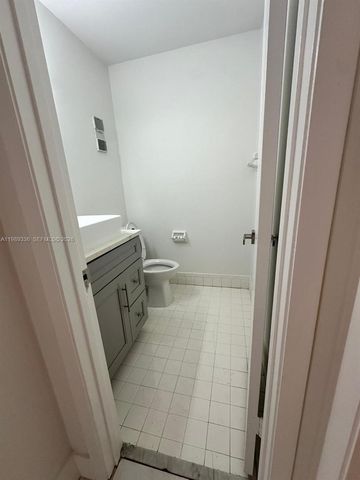 9102 SW 113th Place Cir E, Miami, FL 33176