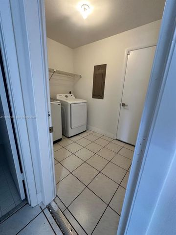 9102 SW 113th Place Cir E, Miami, FL 33176