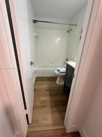 9102 SW 113th Place Cir E, Miami, FL 33176