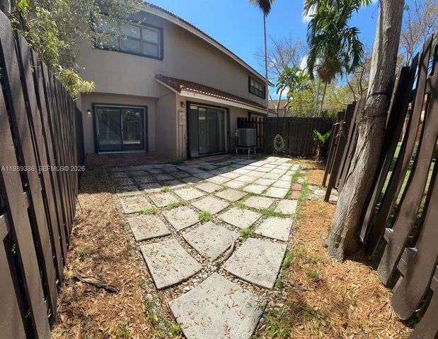 9102 SW 113th Place Cir E, Miami, FL 33176