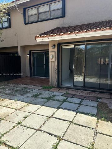 9102 SW 113th Place Cir E, Miami, FL 33176