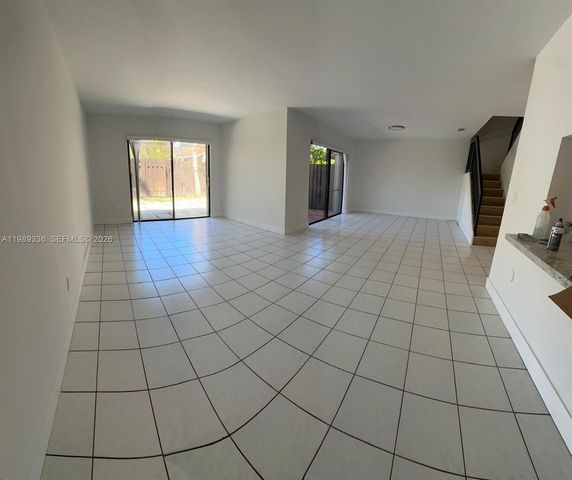 9102 SW 113th Place Cir E, Miami, FL 33176