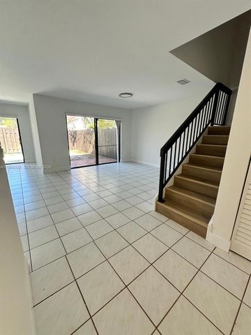 9102 SW 113th Place Cir E, Miami, FL 33176