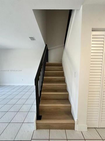 9102 SW 113th Place Cir E, Miami, FL 33176