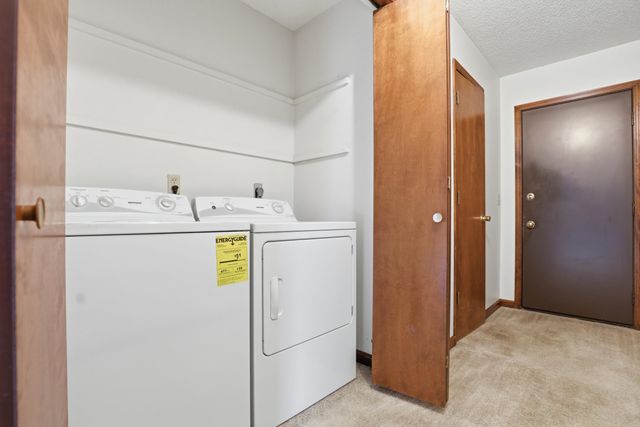 2929 KENBRIDGE Court, Fort Wayne, IN 46845