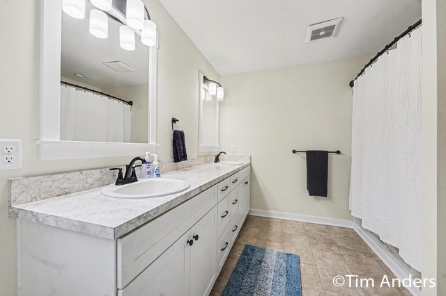 3768 Eastern Avenue NE, Grand Rapids, MI 49525