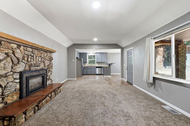 5684 Pony Express Trl, Pollock Pines, CA 95726