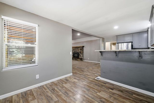 5684 Pony Express Trl, Pollock Pines, CA 95726