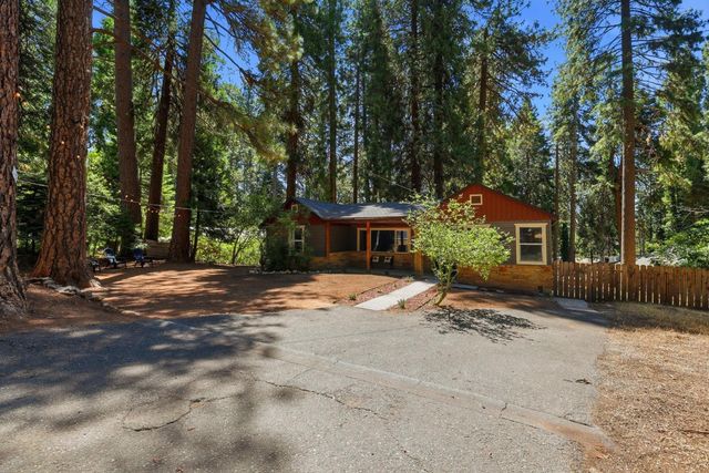 5684 Pony Express Trl, Pollock Pines, CA 95726