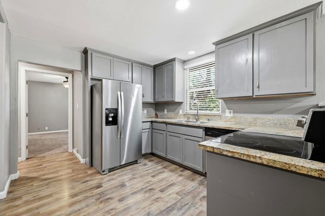 5684 Pony Express Trl, Pollock Pines, CA 95726