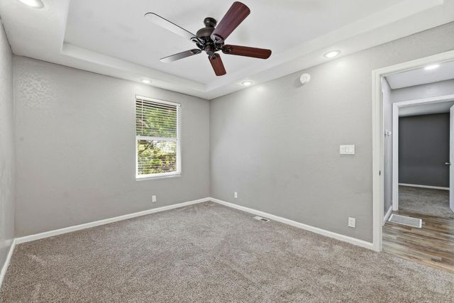 5684 Pony Express Trl, Pollock Pines, CA 95726