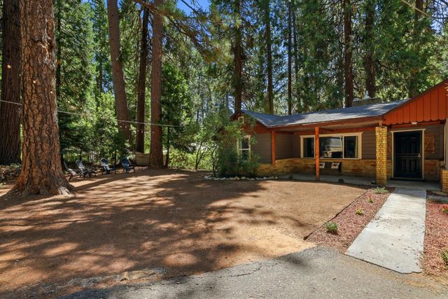 5684 Pony Express Trl, Pollock Pines, CA 95726