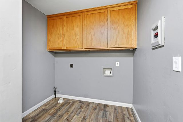 5684 Pony Express Trl, Pollock Pines, CA 95726