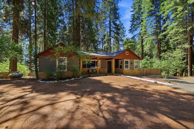 5684 Pony Express Trl, Pollock Pines, CA 95726