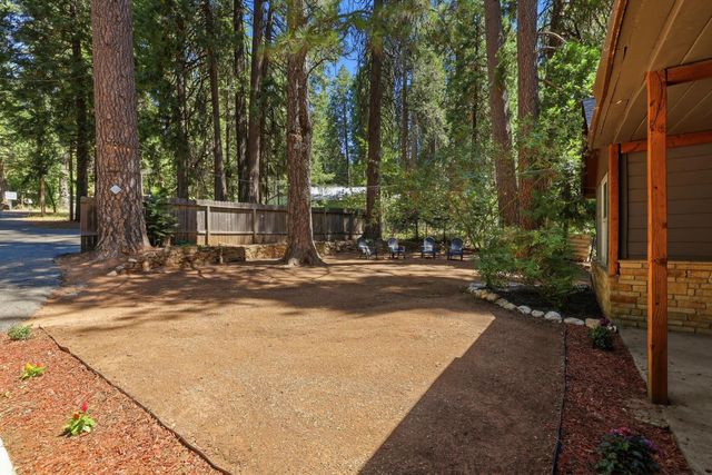 5684 Pony Express Trl, Pollock Pines, CA 95726