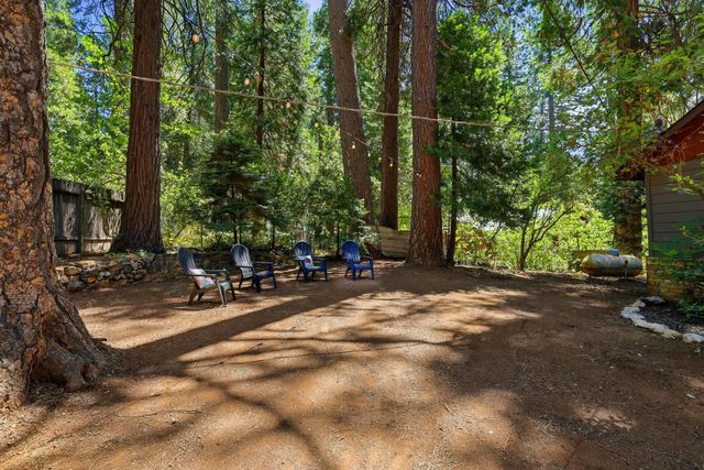 5684 Pony Express Trl, Pollock Pines, CA 95726
