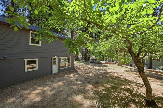 5684 Pony Express Trl, Pollock Pines, CA 95726