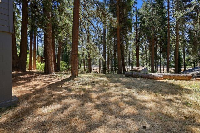 5684 Pony Express Trl, Pollock Pines, CA 95726