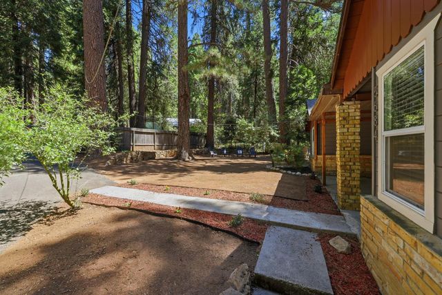 5684 Pony Express Trl, Pollock Pines, CA 95726