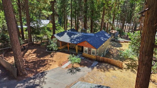 5684 Pony Express Trl, Pollock Pines, CA 95726