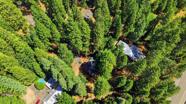 5684 Pony Express Trl, Pollock Pines, CA 95726