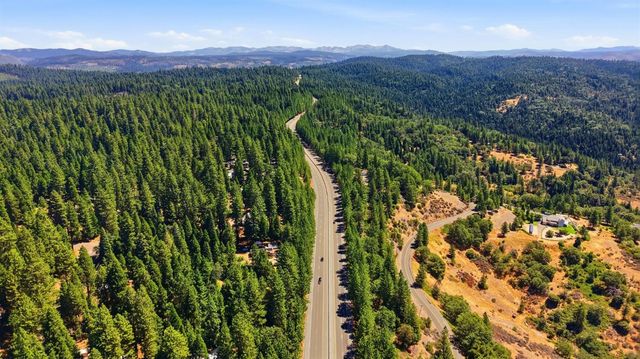5684 Pony Express Trl, Pollock Pines, CA 95726