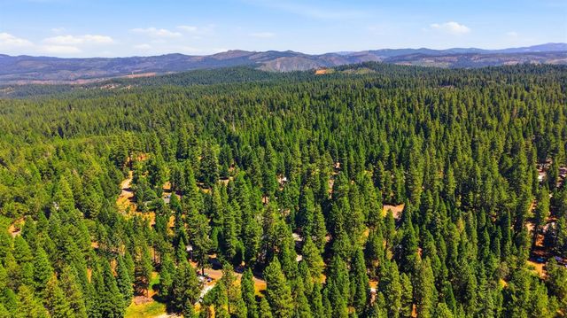 5684 Pony Express Trl, Pollock Pines, CA 95726