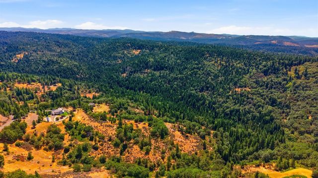 5684 Pony Express Trl, Pollock Pines, CA 95726