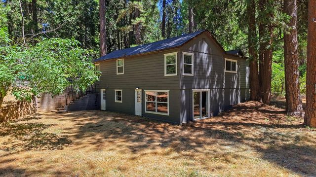 5684 Pony Express Trl, Pollock Pines, CA 95726