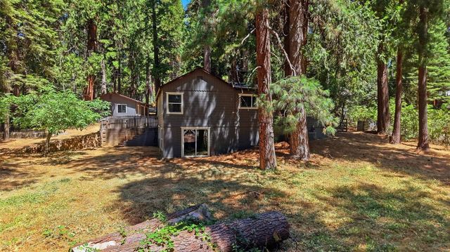 5684 Pony Express Trl, Pollock Pines, CA 95726