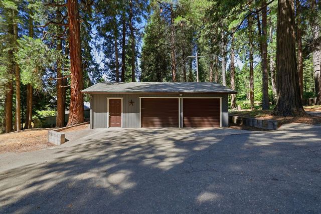 5684 Pony Express Trl, Pollock Pines, CA 95726