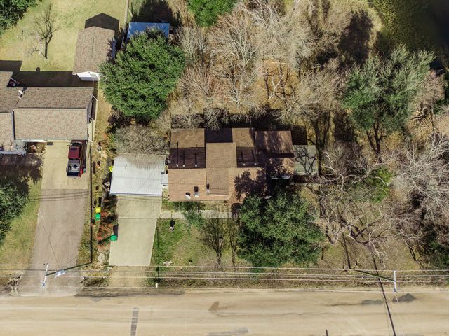 404 E Newland Drive, Robinson, TX 76706