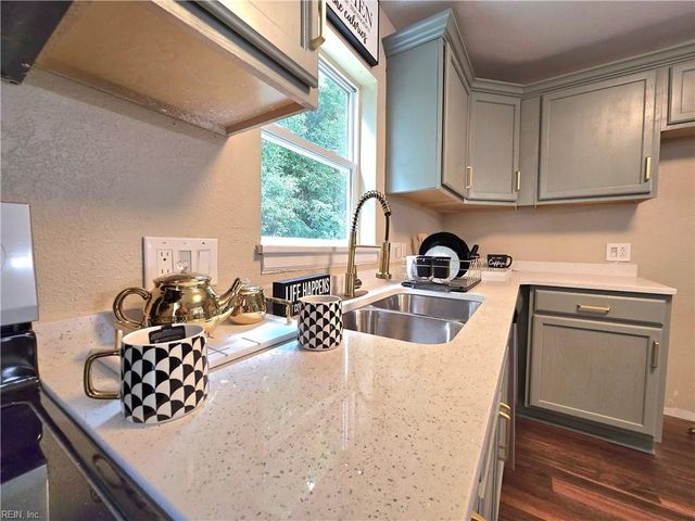 66 Elm AVE, Portsmouth, VA 23704