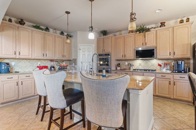 2228 Condor Street, Grand Prairie, TX 75052