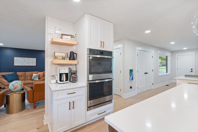 104 Southwood Dr, Dickson, TN 37055