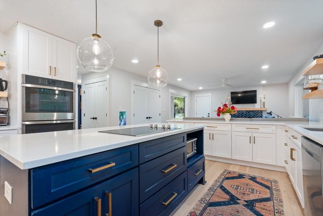 104 Southwood Dr, Dickson, TN 37055