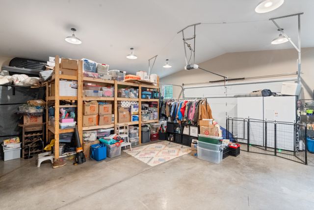 104 Southwood Dr, Dickson, TN 37055