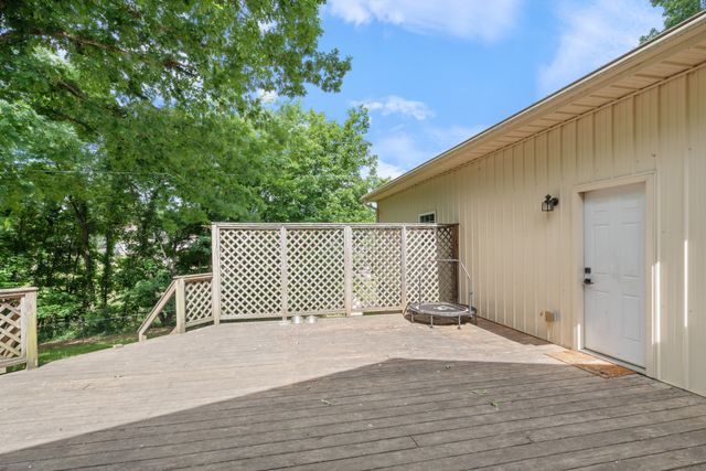 104 Southwood Dr, Dickson, TN 37055