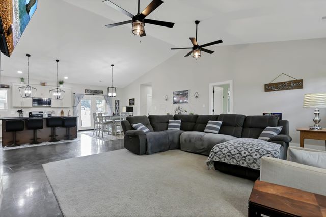 2694 Lees Road, Newark, OH 43056