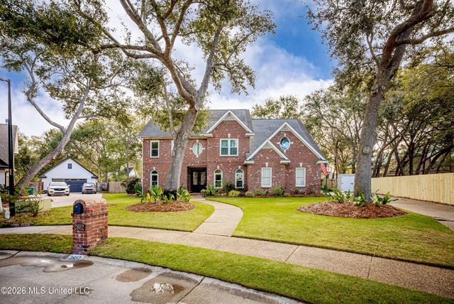 2802 Cambrai Circle, Ocean Springs, MS 39564