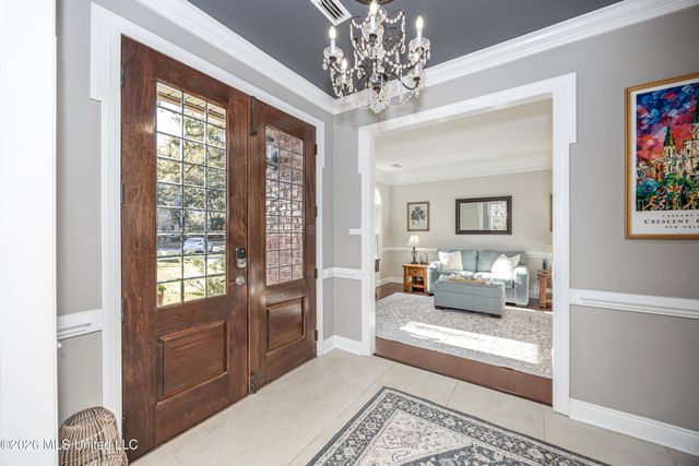 2802 Cambrai Circle, Ocean Springs, MS 39564