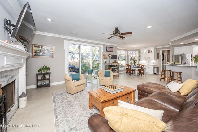 2802 Cambrai Circle, Ocean Springs, MS 39564