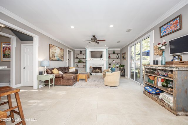 2802 Cambrai Circle, Ocean Springs, MS 39564